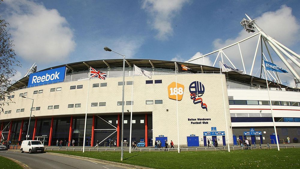 reebok stadium restaurants